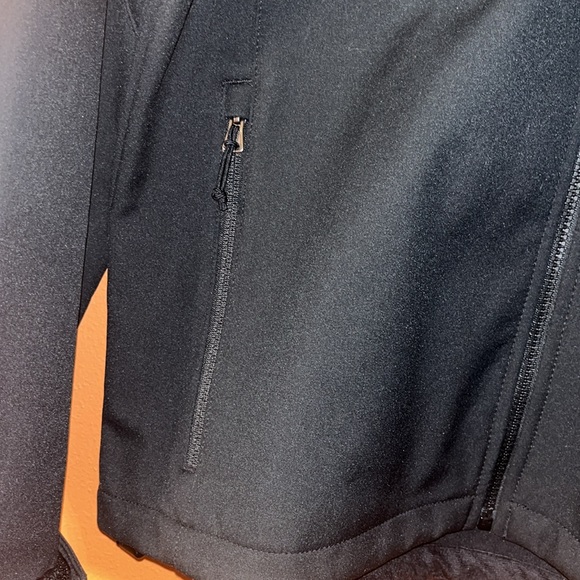 New Mens L Columbia Black Ascender ll  Softshell Outdoor Jacket water resistant - Picture 4 of 9